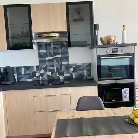 T3 Classé 3 étoiles Vue Avec Terrasse ,plage 2 Minutes à Pied Appartement *