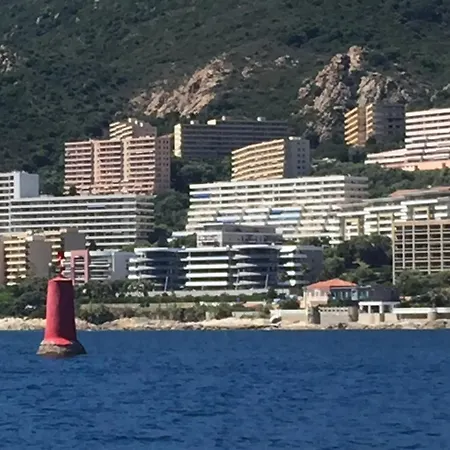 Apartment T3 Classe 3 Etoiles Vue Avec Terrasse ,plage 2 Minutes A Pied