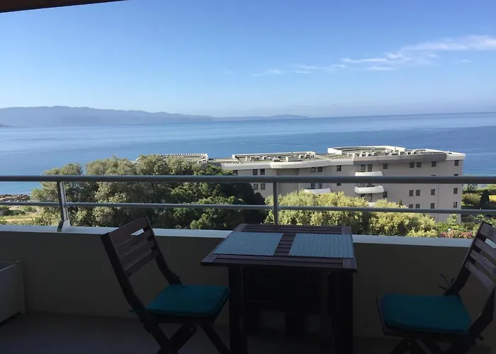 T3 Classe 3 Etoiles Vue Avec Terrasse ,plage 2 Minutes A Pied Ajaccio (Corsica)