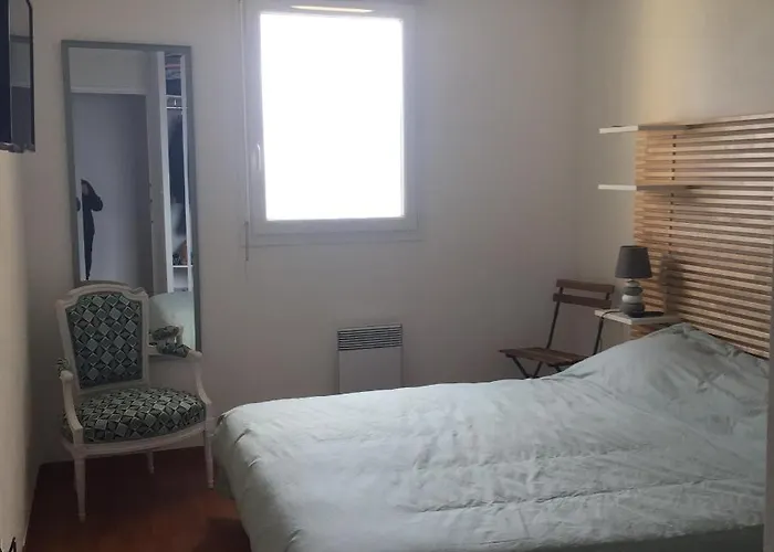 T3 Classe 3 Etoiles Vue Avec Terrasse ,plage 2 Minutes A Pied Apartmán Ajaccio (Corsica)