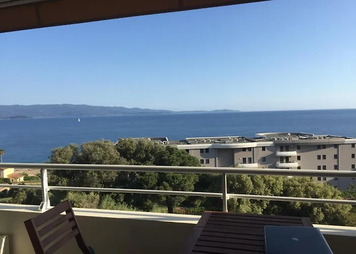 Apartmán T3 Classe 3 Etoiles Vue Avec Terrasse ,plage 2 Minutes A Pied *